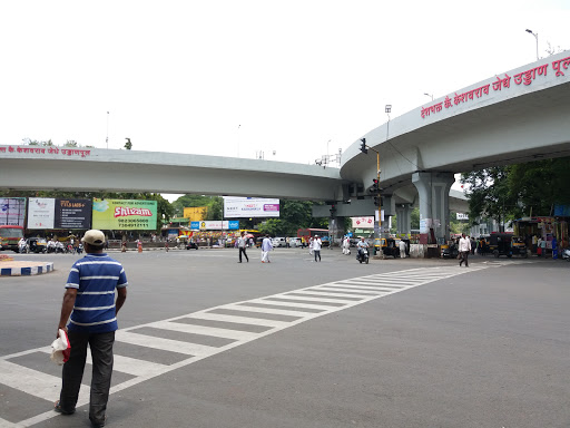 Swargate Traffic Diverted